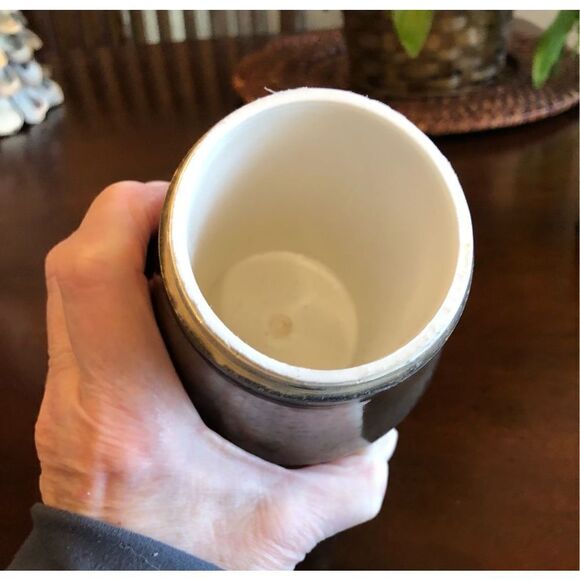 VINTAGE SILVER-PLATED SUGAR SHAKER - 🎉HPX2🎉 8.5” Muffineer. Used for Body Powder - Picture 6 of 10